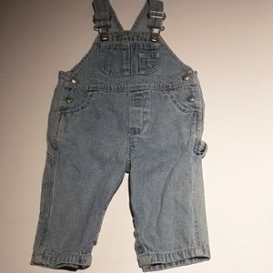 Baby gap overalls size 3 to 6 months